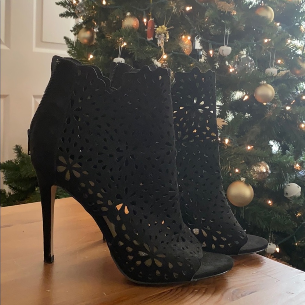 Geometric black cutout heels